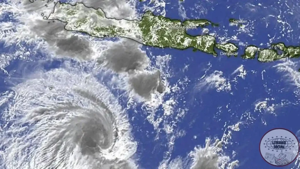 BMKG Warning! Bibit Penuh 90S Ancam Indonesia!