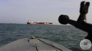 Kapal Tanker Irak Tepat Lintasi 1 Selat Hormuz